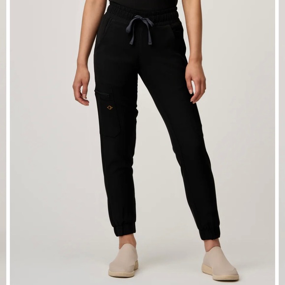 Luuna Astra Jogger Scrub Pants - Picture 3 of 9